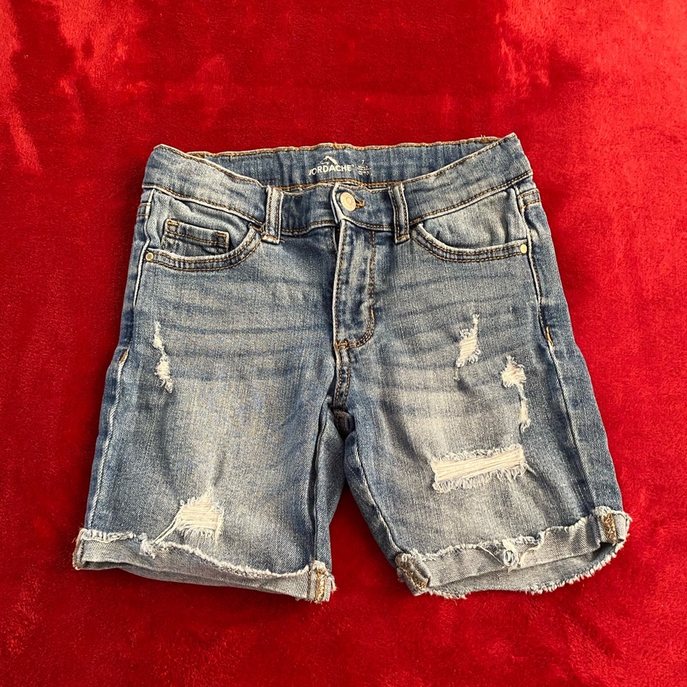 | JORDACHE SHORTS | Size: 7 |